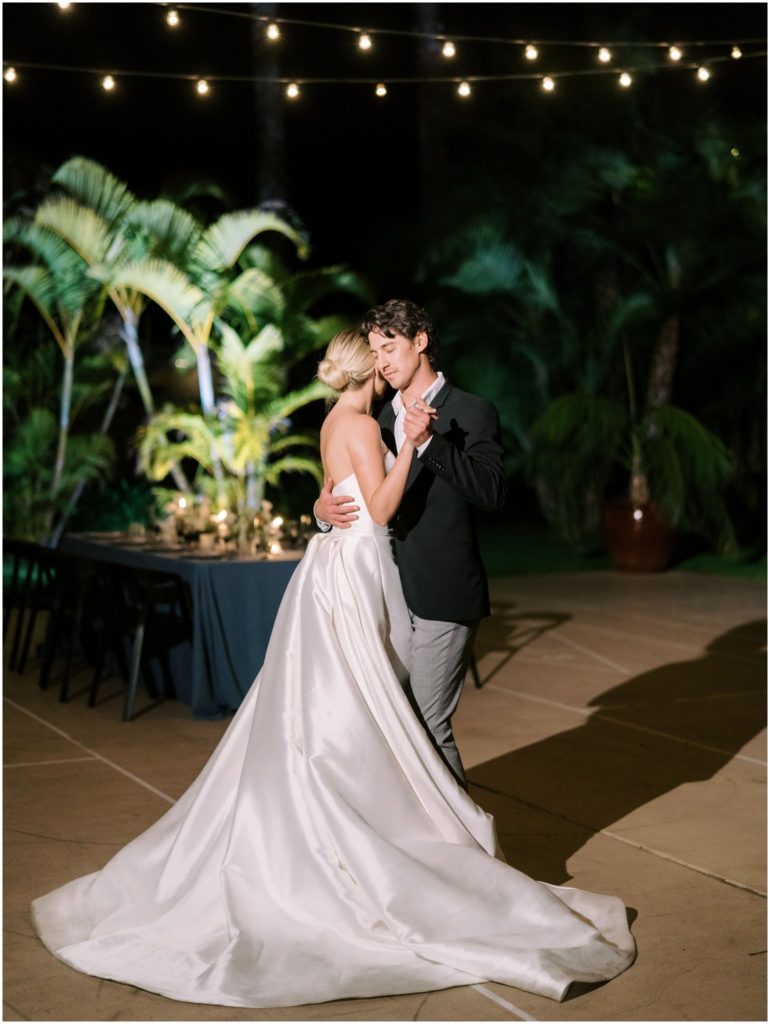 Modern and tropical, California wedding in San Diego was luxury and elegant, and romantic captured by Washington DC & Virginia wedding photographer Hana Gonzalez. | Weddings By Hana Photography • Virginia & DC Wedding Photographer | Hana Gonzalez Wedding Photography #virginiaweddingphotographer #californiawedding #moderntropicalwedding #dcwedding